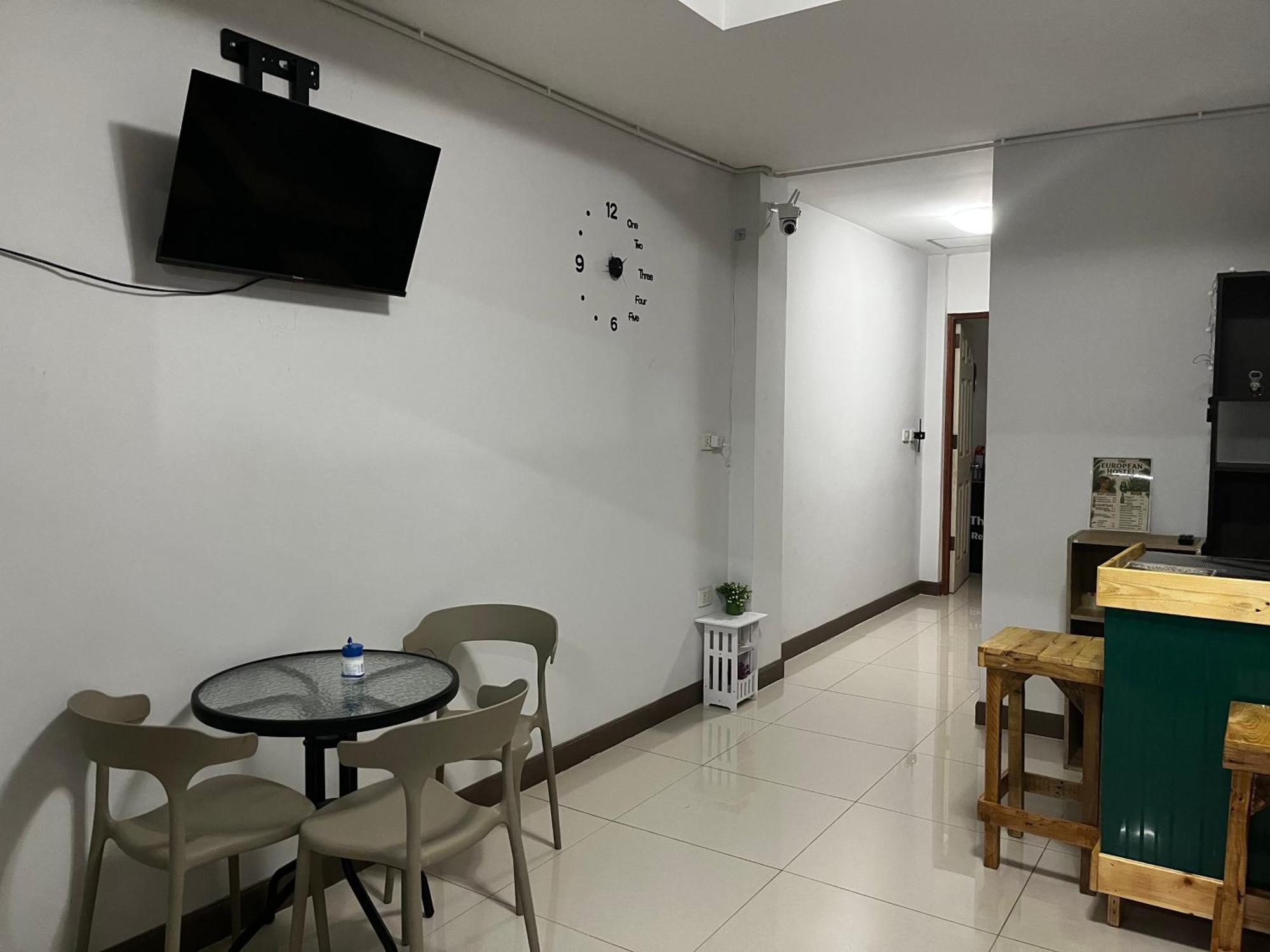 The European House Pattaya Bed and Breakfast Exteriör bild